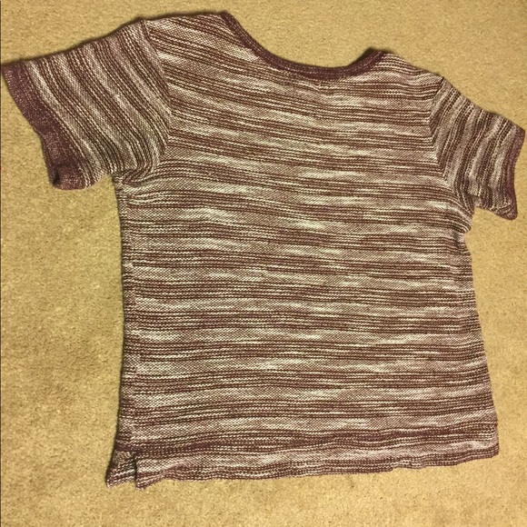 Old navy t-shirt size s - Picture 2 of 5